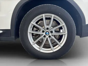 X3 xDrive20iA Navi.LED.AHK.ParkAss.SHZ.Keyl.DAB