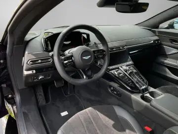 Aston Martin V8 Vantage MY25 / Carbon/ Soundsystem