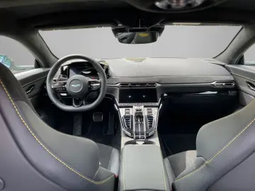 Aston Martin V8 Vantage MY25 / Carbon/ Soundsystem