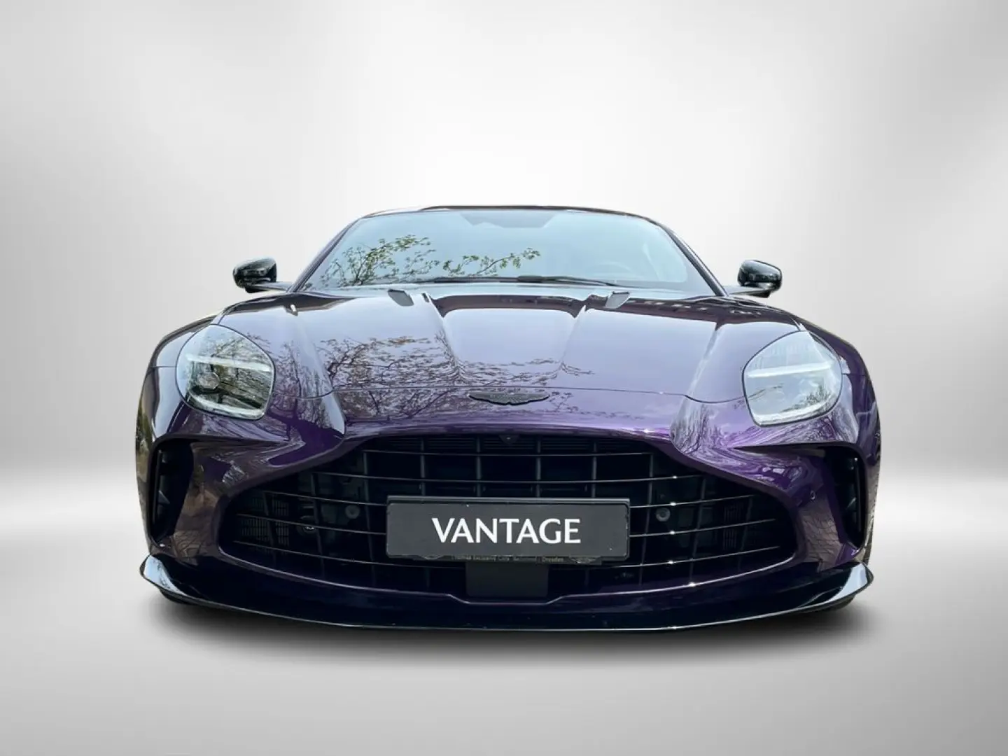 Aston Martin V8 Vantage MY25 / Carbon/ Soundsystem