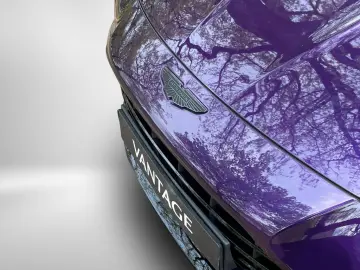 Aston Martin V8 Vantage MY25 / Carbon/ Soundsystem