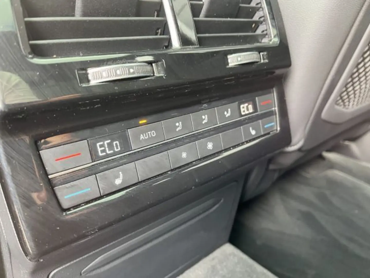 Touareg 3.0 TDI R-Line AHK+Pano