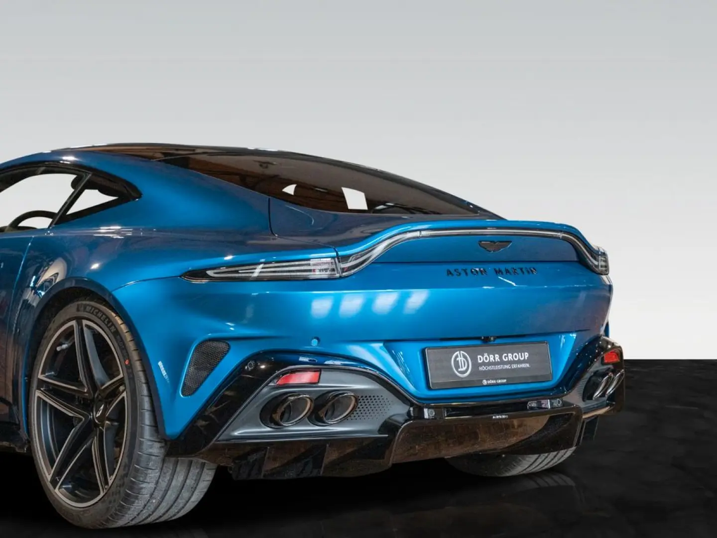Aston Martin V8 Vantage MY25 | Plasma Blue | Launch Pack