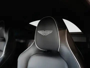 Aston Martin V8 Vantage MY25 | Plasma Blue | Launch Pack