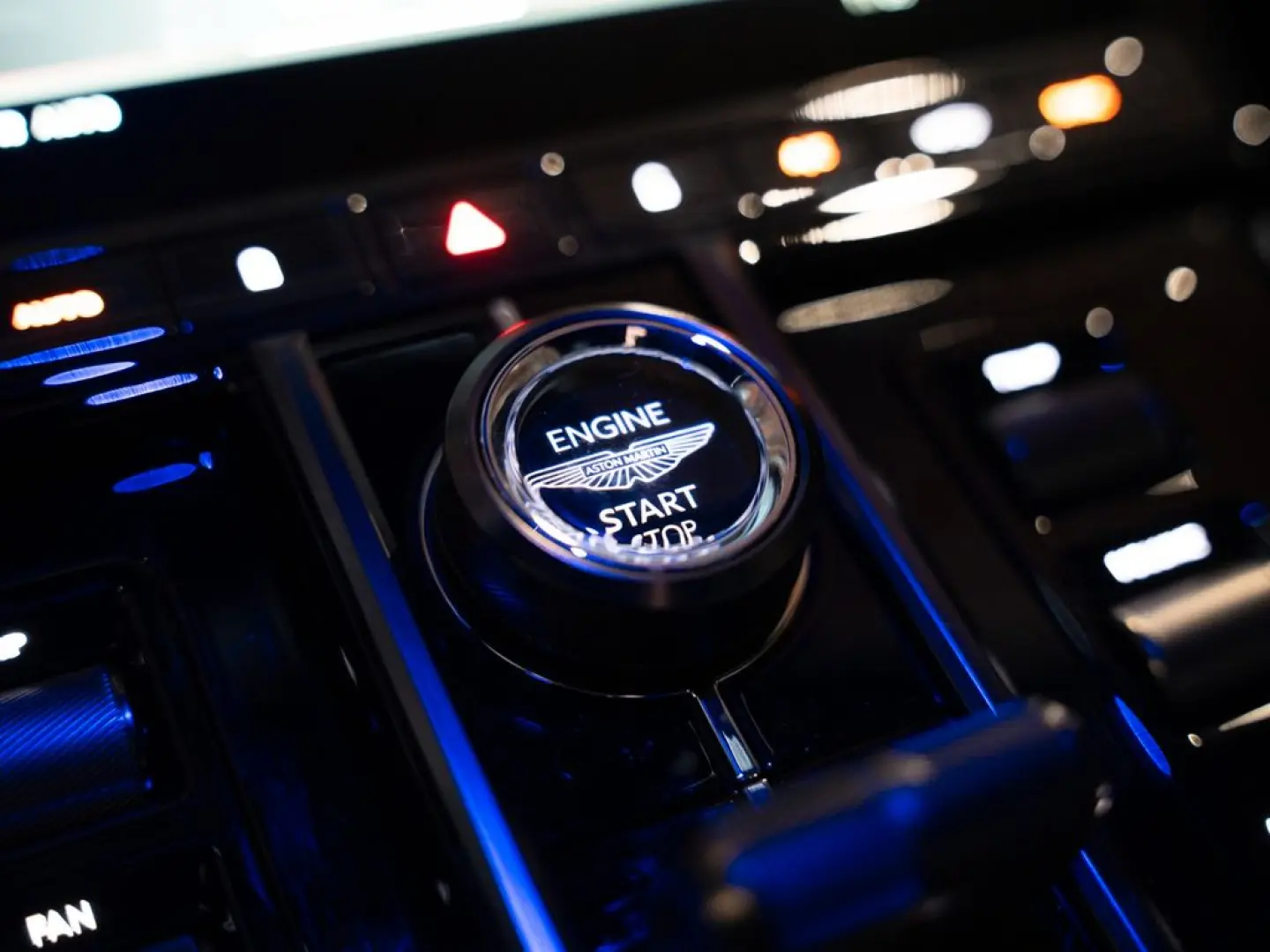 Aston Martin V8 Vantage MY25 | Plasma Blue | Launch Pack