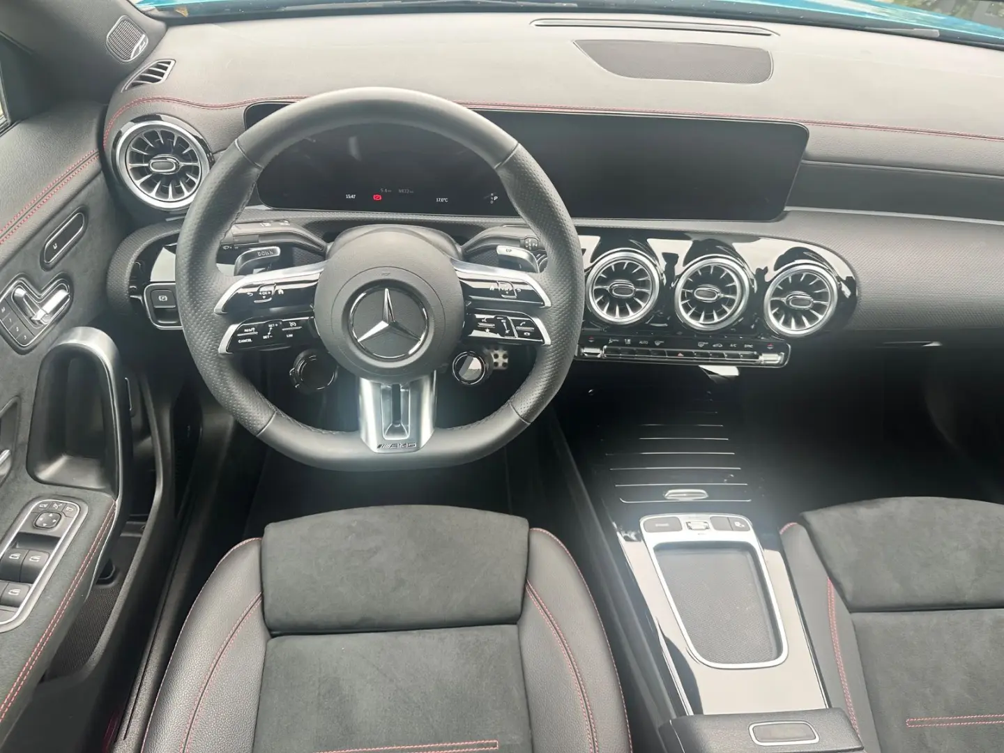 CLA 35 AMG 4Matic*1.HD*AERO*7TKM*HYPERBLAU*360°