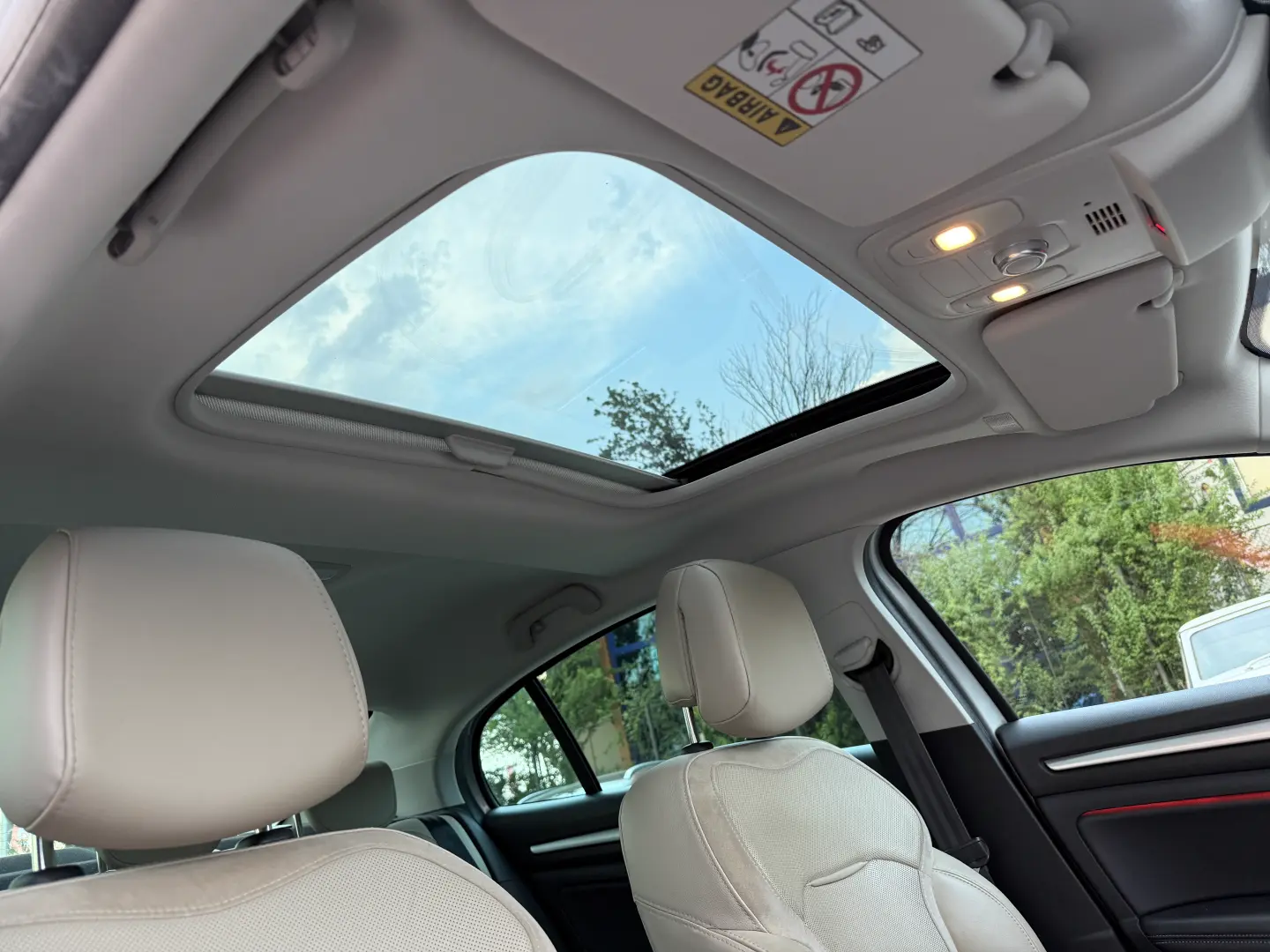 Renault Megane Blue dCi 116 EDC Intens