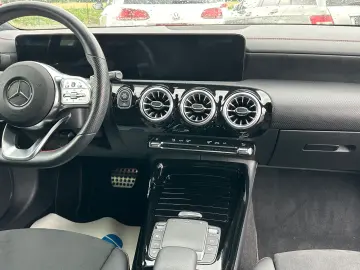 CLA 35 AMG 4Matic * Leder * Navi * Panoramadach