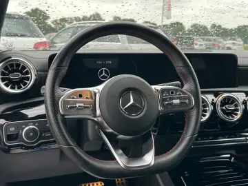 CLA 35 AMG 4Matic * Leder * Navi * Panoramadach