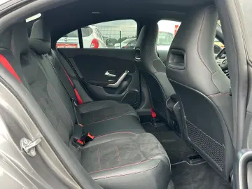 CLA 35 AMG 4Matic * Leder * Navi * Panoramadach