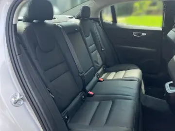 S60 B4 Plus Dark AHK+STH+SITZH+RFK+NAVI+TEMPOMAT