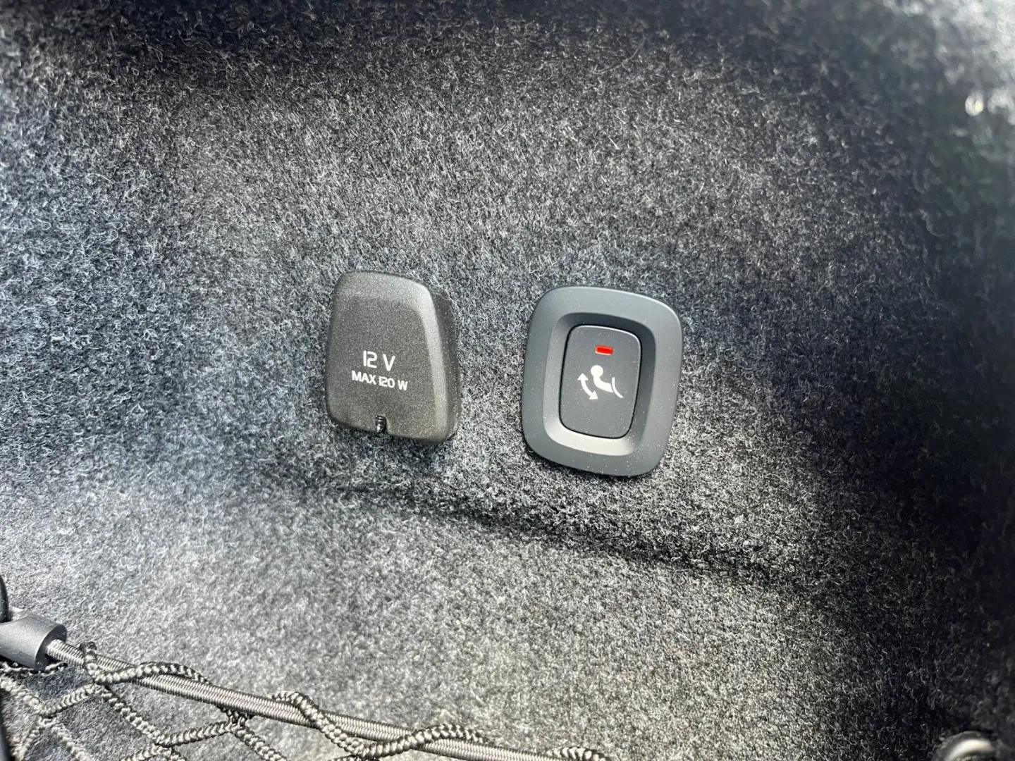 S60 B4 Plus Dark AHK+STH+SITZH+RFK+NAVI+TEMPOMAT