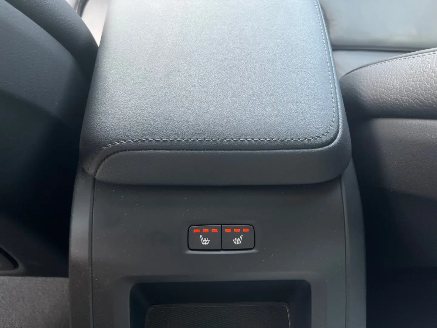 S60 B4 Plus Dark AHK+STH+SITZH+RFK+NAVI+TEMPOMAT