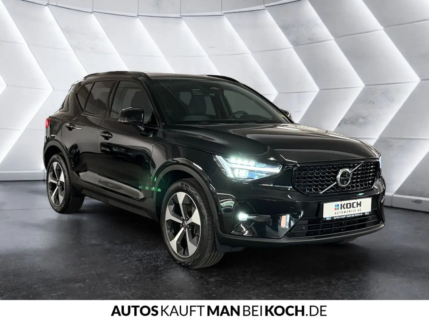 XC40 B4 2WD Plus Dark ACC AHK BLIS H/K 360° SHZ