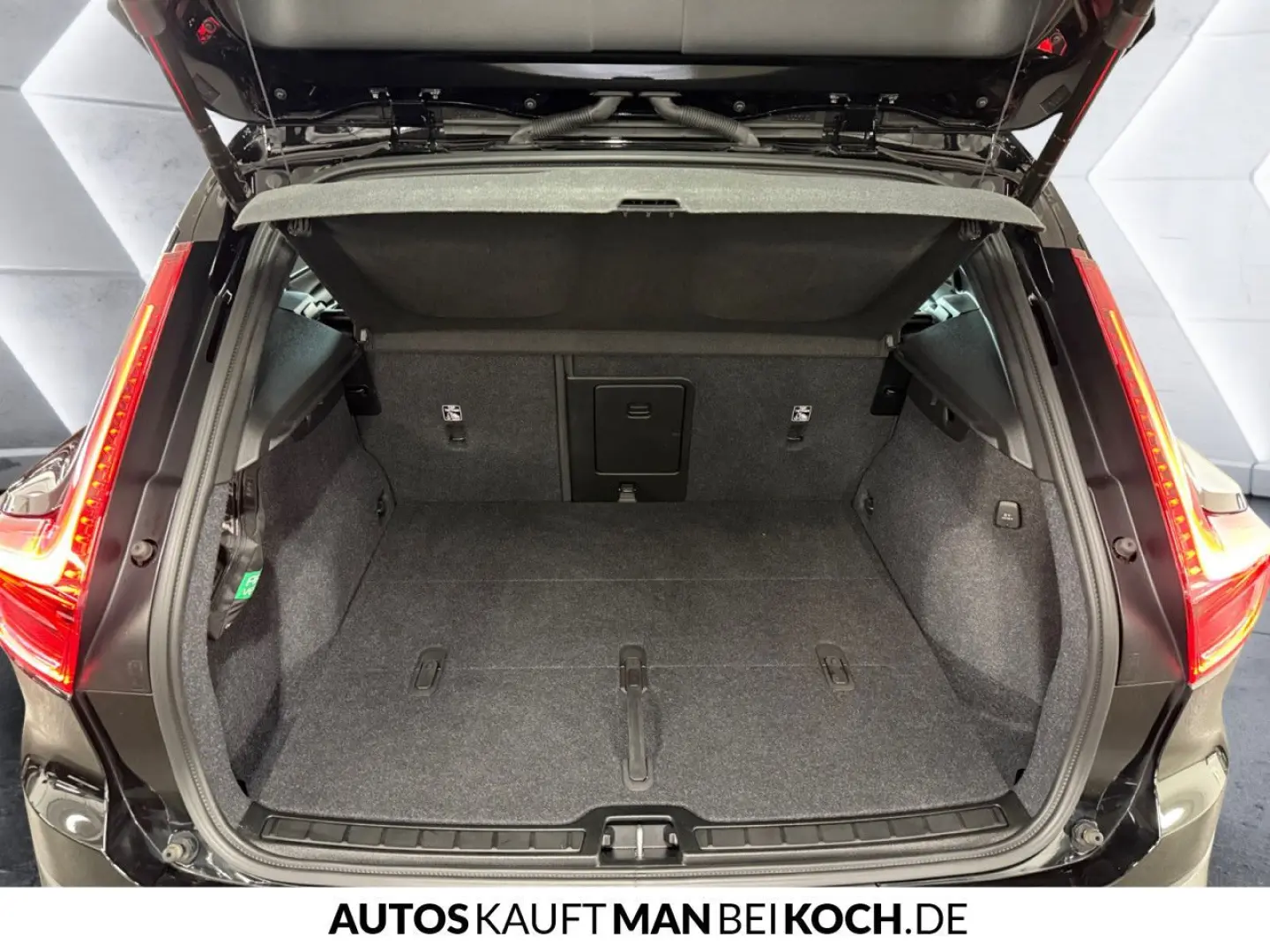 XC40 B4 2WD Plus Dark ACC AHK BLIS H/K 360° SHZ