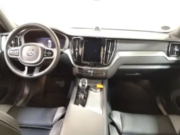 XC60 Plus Black Edition T8 21''LM Pano B&W HUD 3
