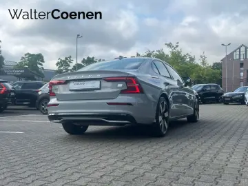 S60 T8 Recharge AWD Ultimate Dark 360° Bowers &