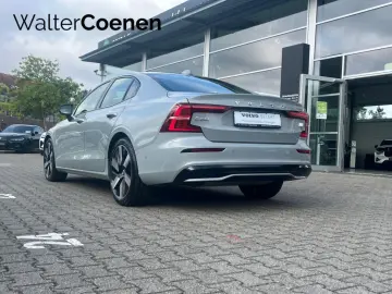 S60 T8 Recharge AWD Ultimate Dark 360° Bowers &