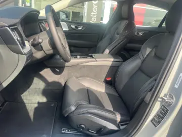S60 T8 Recharge AWD Ultimate Dark 360° Bowers &