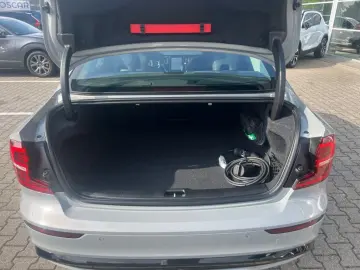S60 T8 Recharge AWD Ultimate Dark 360° Bowers &