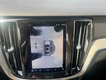S60 T8 Recharge AWD Ultimate Dark 360° Bowers &