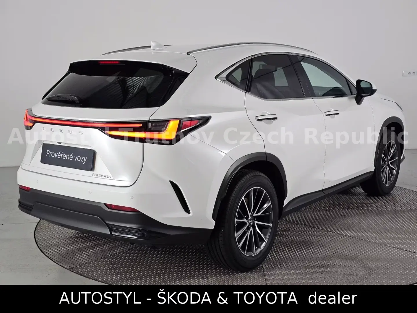 Lexus NX 350h 2.5HEV 244ps 4x4 BUSINESS PLUS