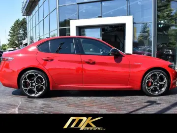 Giulia VELOCE Q4*MATRIX*ACC*CARPLAY*F1*H&K SOUND
