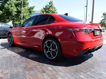 Giulia VELOCE Q4*MATRIX*ACC*CARPLAY*F1*H&K SOUND
