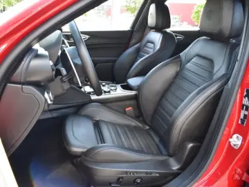 Giulia VELOCE Q4*MATRIX*ACC*CARPLAY*F1*H&K SOUND