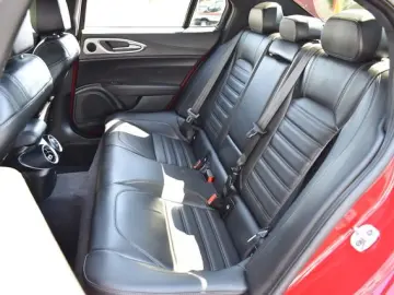 Giulia VELOCE Q4*MATRIX*ACC*CARPLAY*F1*H&K SOUND
