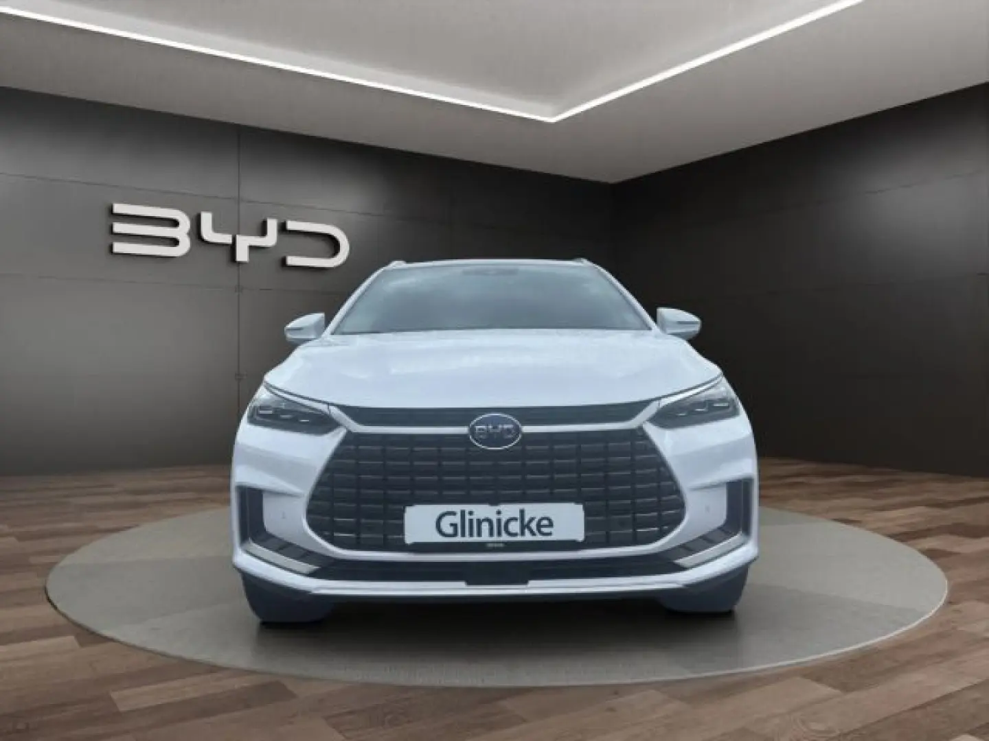 Tang AWD Flagship 86.4 kWh LED Pano Navi 7 Sitze