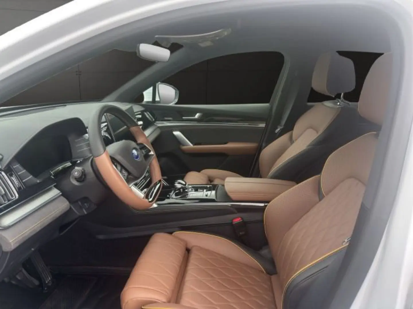 Tang AWD Flagship 86.4 kWh LED Pano Navi 7 Sitze