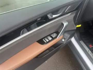 Tang AWD Flagship 86.4 kWh LED Pano Navi 7 Sitze