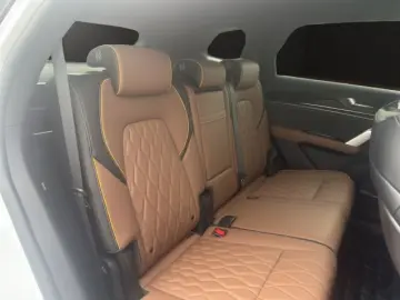 Tang AWD Flagship 86.4 kWh LED Pano Navi 7 Sitze