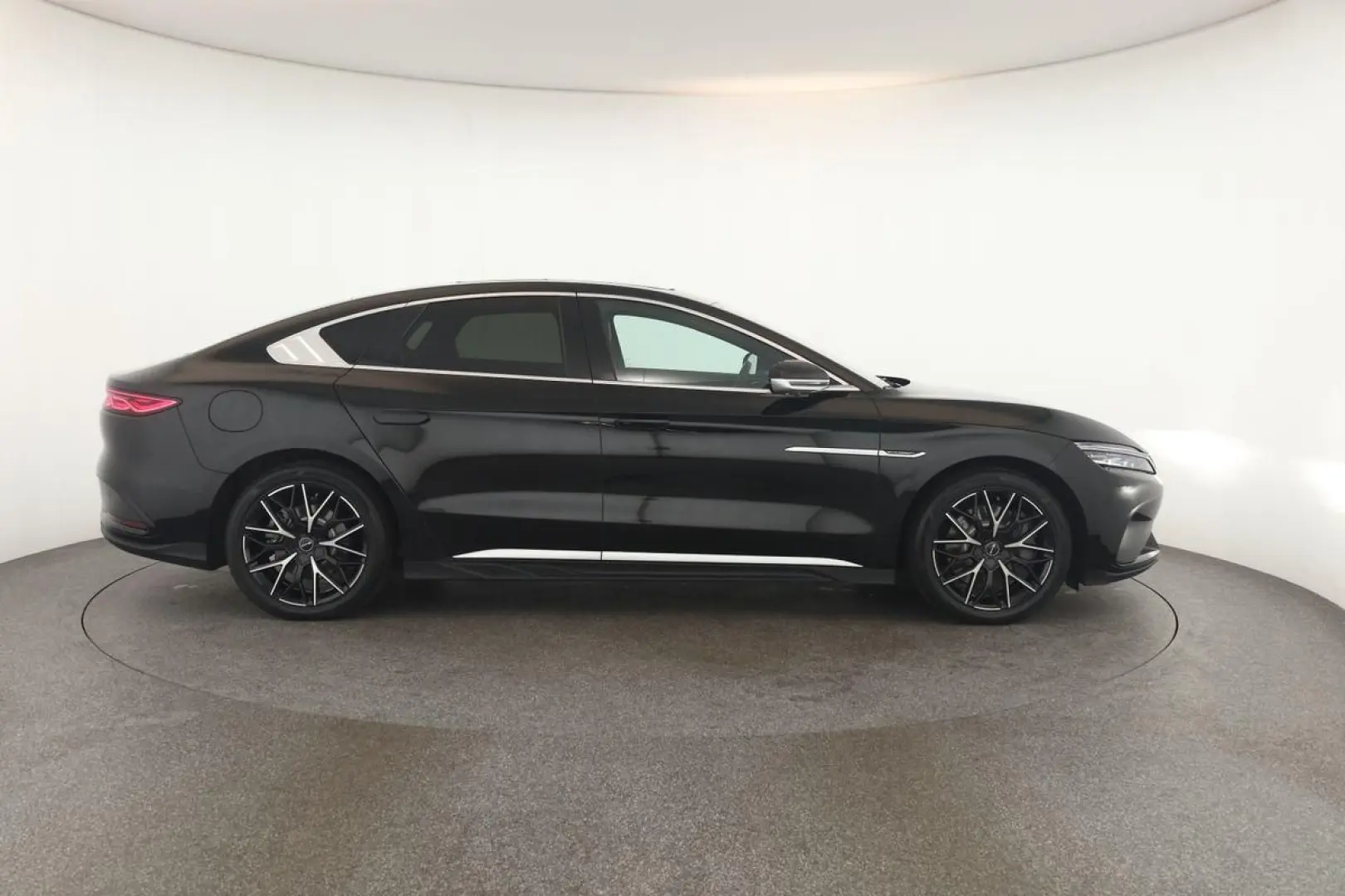 HAN 380 kW AWD Executive LED Pan HUD DYN ICC 360