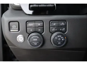 SILVERADO 1500 / HIGH COUNTRY / 6,2L / V8