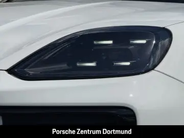 Cayenne E-Hybrid Coupe Surround-View LED-Matrix