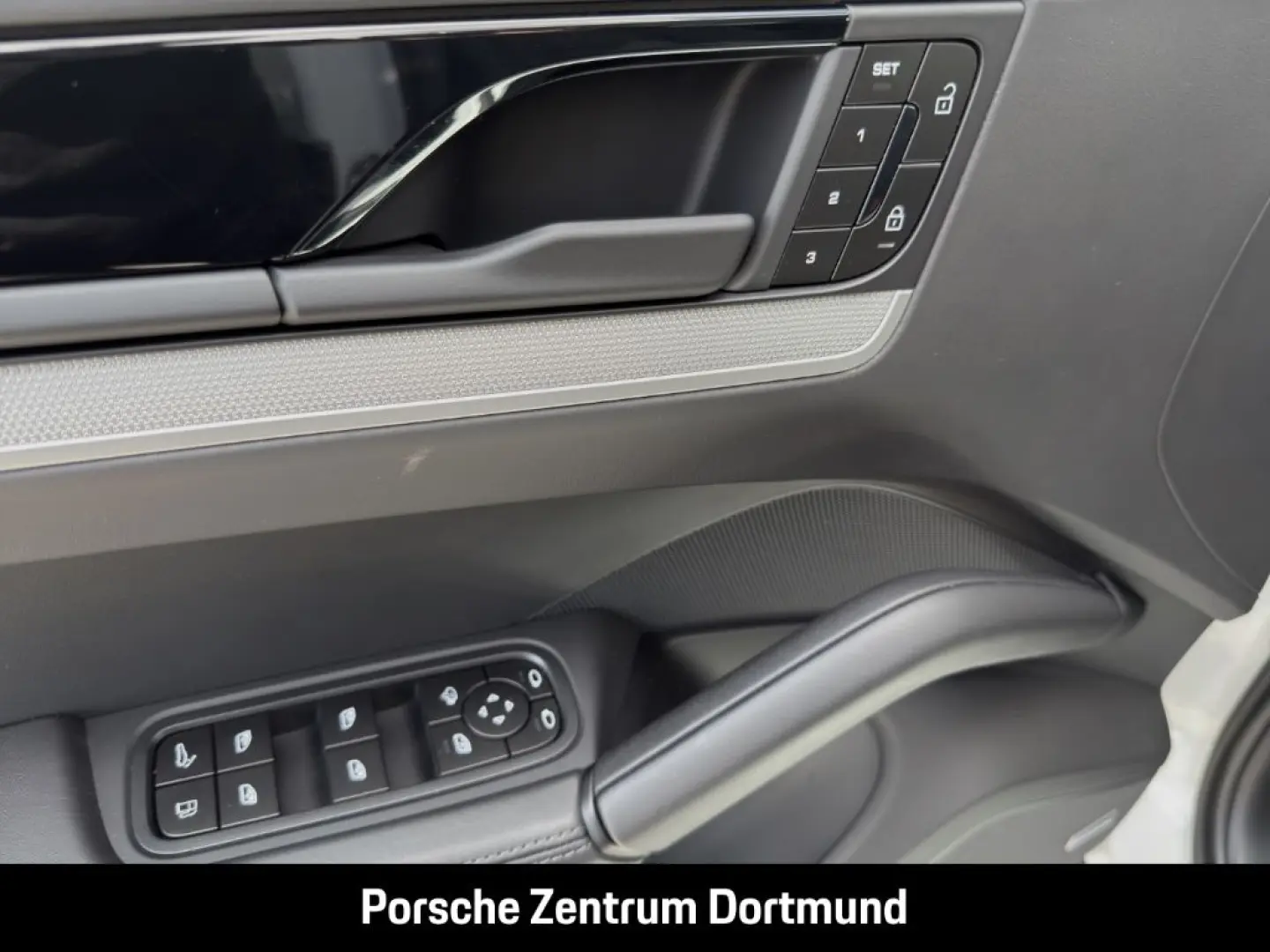 Cayenne E-Hybrid Coupe Surround-View LED-Matrix