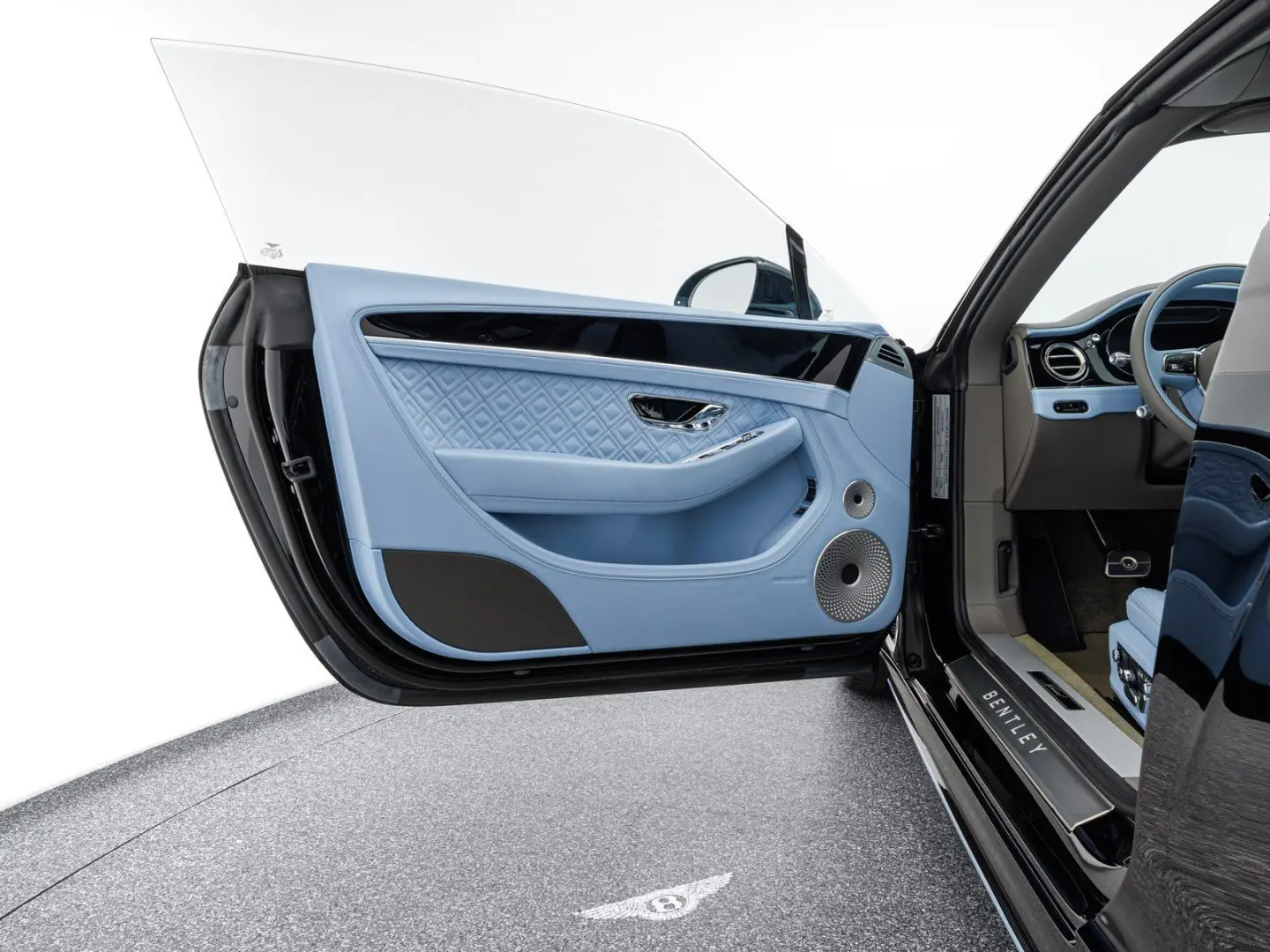 Continental GTC Speed / Akrapovic Abgasanlage