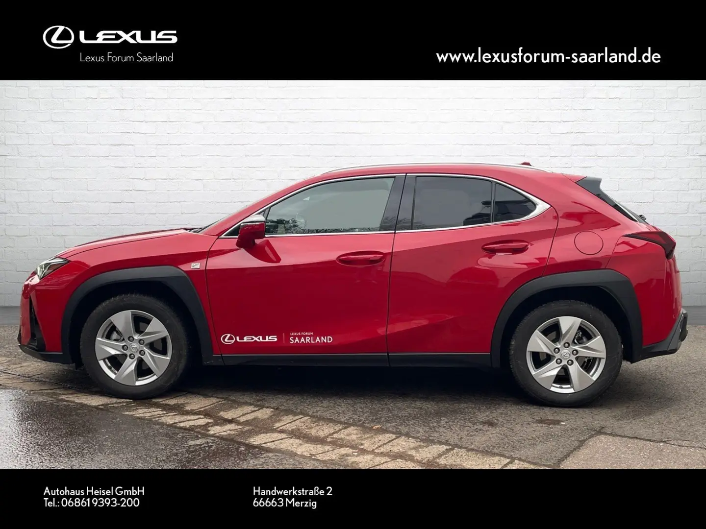 UX 300 h F Sport Design