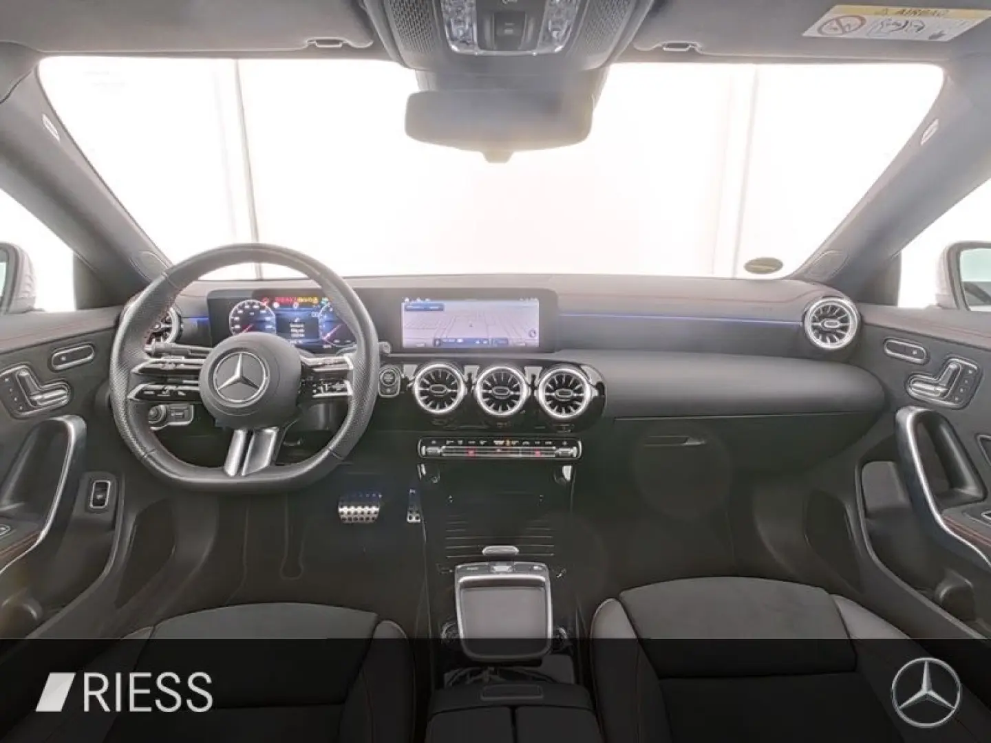 CLA 250 4M Cp AMG Sport Pano Multi Memory 360 19