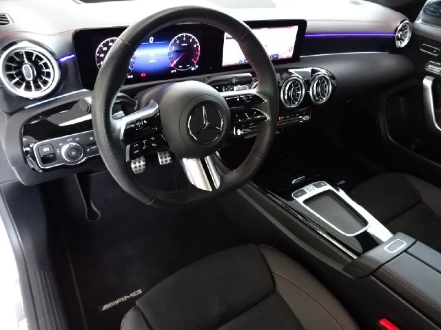 CLA 220 4M *AMG Night Pano AHK Head Premium+