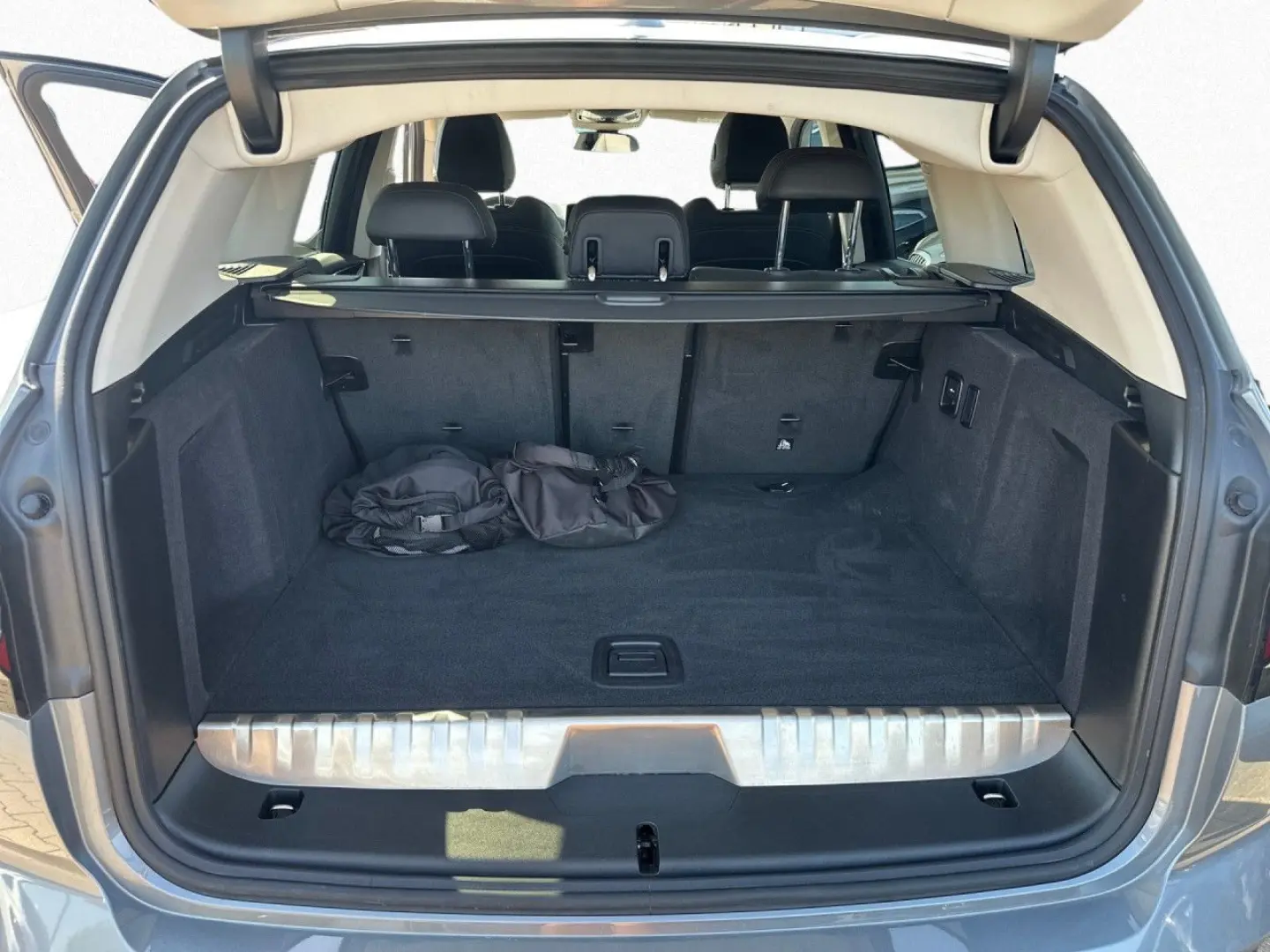 X3 xDrive 30e LC-Prof HUD HIFI PA+ ACC Laser 18