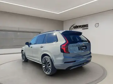 Volvo XC90 T8 Plus Dark PANO 360° HuD 7.SITZER LM21