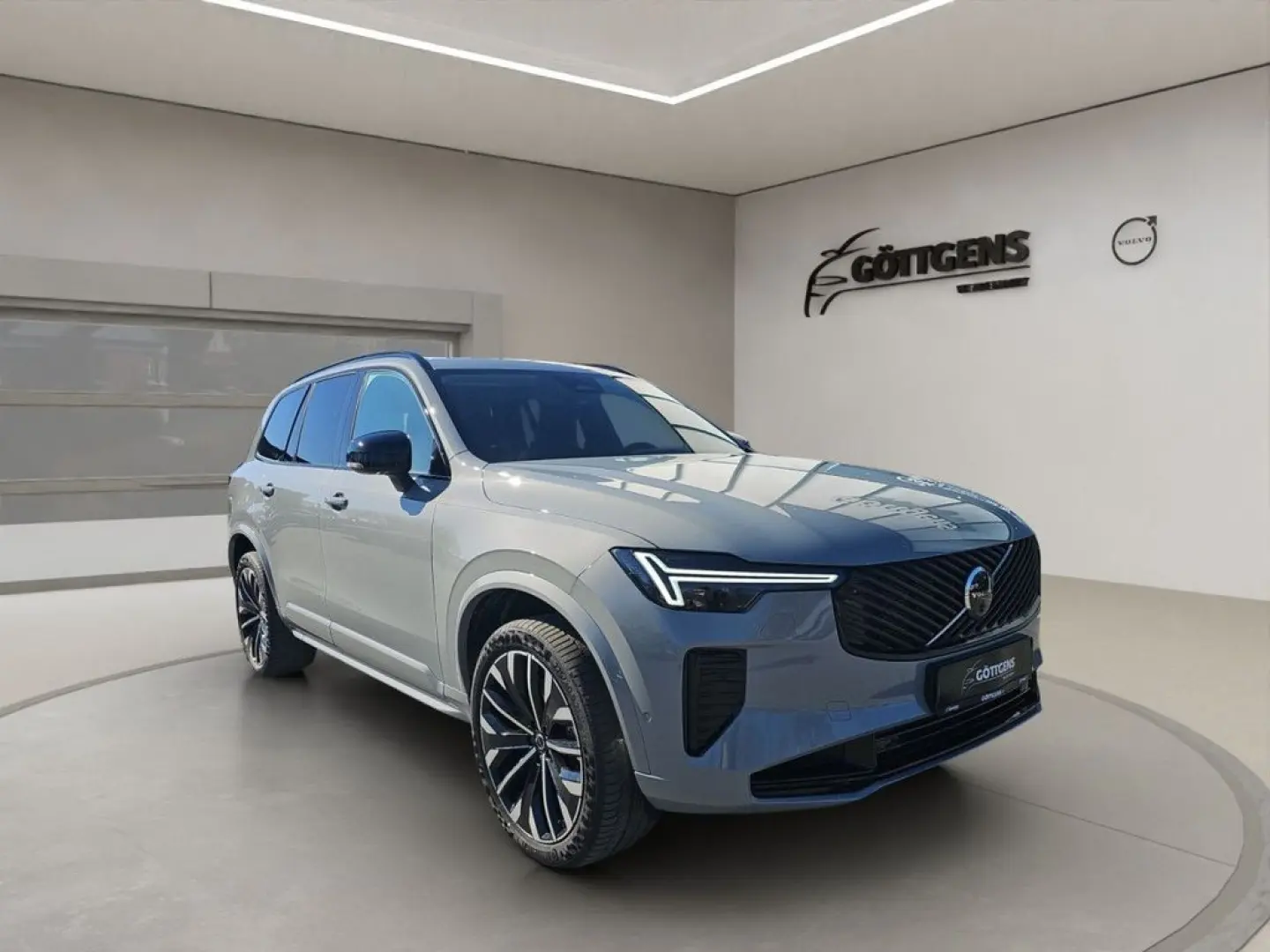 Volvo XC90 T8 Plus Dark PANO 360° HuD 7.SITZER LM21