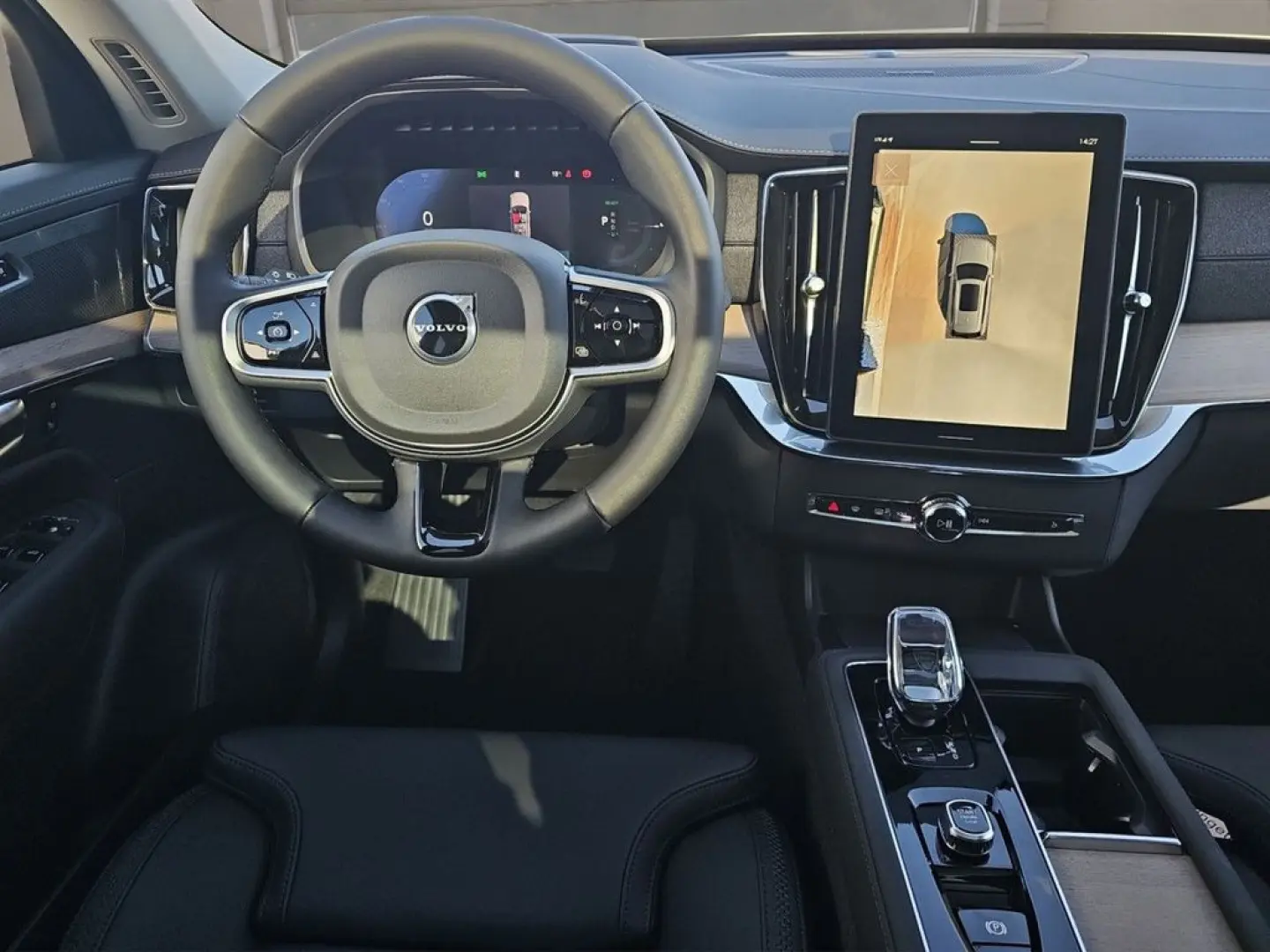 Volvo XC90 T8 Plus Dark PANO 360° HuD 7.SITZER LM21