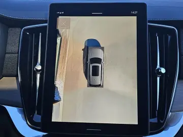 Volvo XC90 T8 Plus Dark PANO 360° HuD 7.SITZER LM21