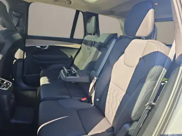Volvo XC90 T8 Plus Dark PANO 360° HuD 7.SITZER LM21