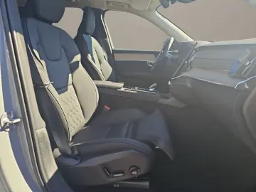 Volvo XC90 T8 Plus Dark PANO 360° HuD 7.SITZER LM21