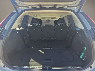 Volvo XC90 T8 Plus Dark PANO 360° HuD 7.SITZER LM21
